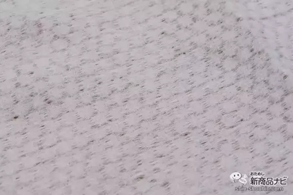 「タオルとティッシュのいいとこ取り！ なんにでも使える『ノンペーパータオル 薄手/厚手タイプ 100枚入り』は使い捨てだから衛生的」の画像