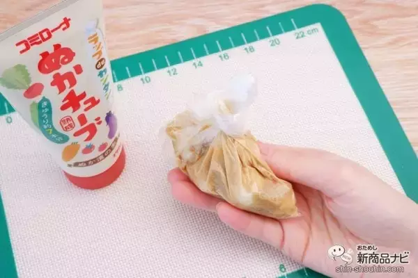 「【手を汚さずぬか漬け!?】ぬか床の管理不要の『ラップdeカンタンぬかチューブ 』がとにかく便利！」の画像