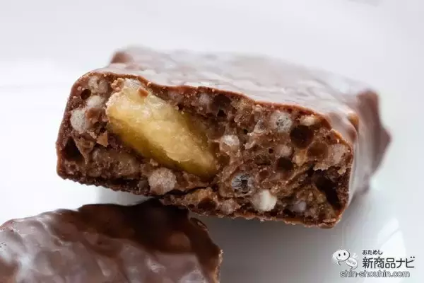 「チョコ×芋けんぴ！ ガリッと新食感の『ブラックサンダー　芋けんぴサンダー』がイモーショナルな美味しさ！」の画像