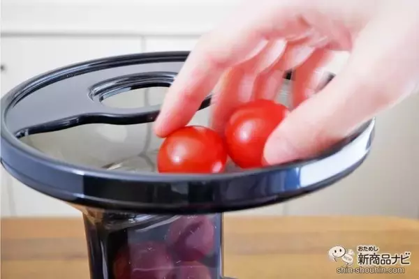 「組み立てと洗浄が簡単！ 初めてでも使いやすい『ヒューロム スロージューサー アドバンスド100』でおいしいジュース生活を」の画像