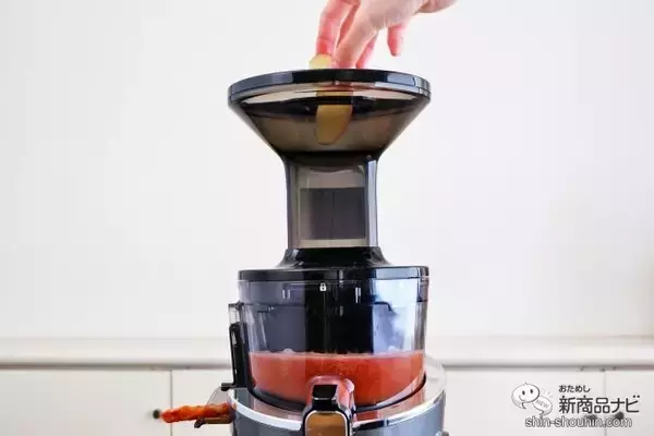 「組み立てと洗浄が簡単！ 初めてでも使いやすい『ヒューロム スロージューサー アドバンスド100』でおいしいジュース生活を」の画像