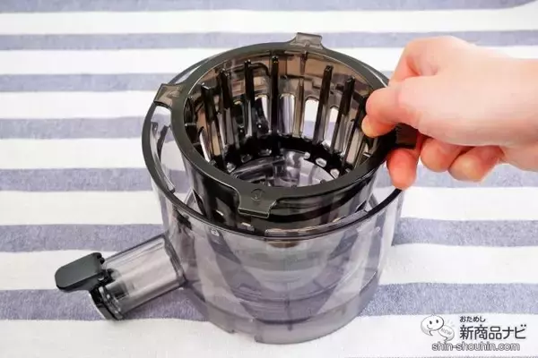 「組み立てと洗浄が簡単！ 初めてでも使いやすい『ヒューロム スロージューサー アドバンスド100』でおいしいジュース生活を」の画像