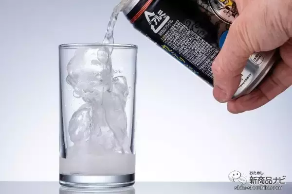 「【レモンサワー】大人気ブランドにキレ味MAXの新顔！『檸檬堂 カミソリレモン』がドライでうまい」の画像