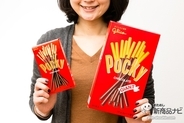 デカすぎる『ジャイアントポッキー』がコンビニの棚に並んでいた！