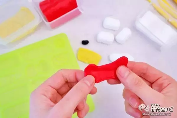 「まるでホンモノみたい!? 『シリコンねんど おすしやさんセット』でおうち時間にお寿司屋さんになりきって遊ぼう」の画像