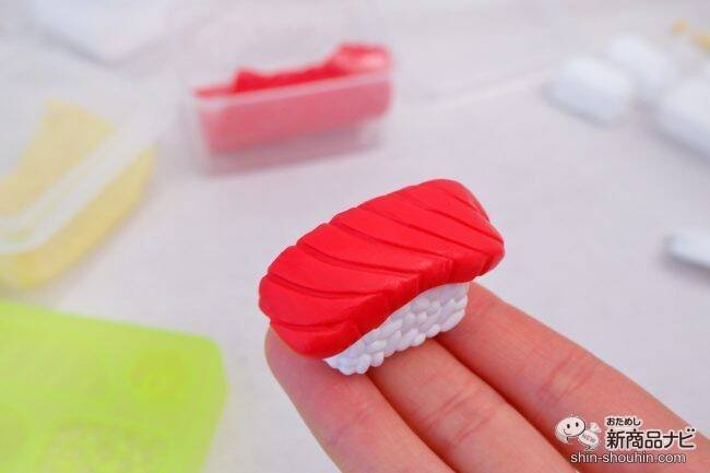 まるでホンモノみたい!? 『シリコンねんど おすしやさんセット』でおうち時間にお寿司屋さんになりきって遊ぼう