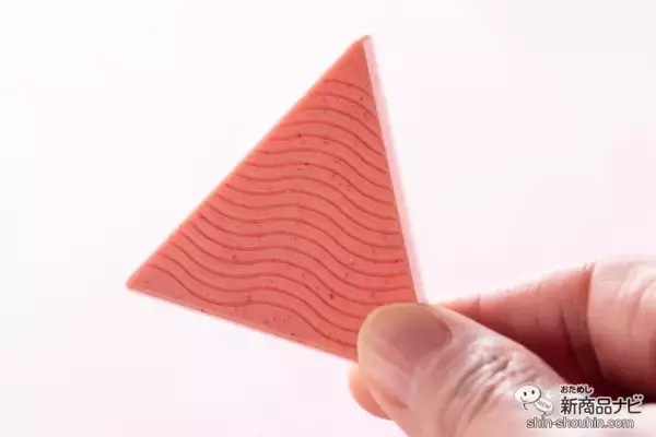 「バレンタイン限定！世界のトップショコラティエ監修「奏-KANADE-」が贈る『国産苺タブレット』の美しさと美味しさに感嘆」の画像