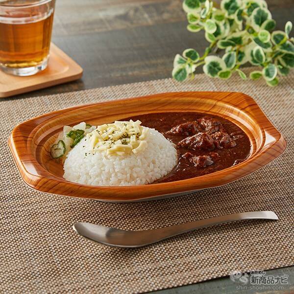 『ファミリーマート・今週の新商品』自宅で食べる至福の洋食弁当「やわらかビーフと野菜とけこむ　コクが自慢の欧風カレー」ほか