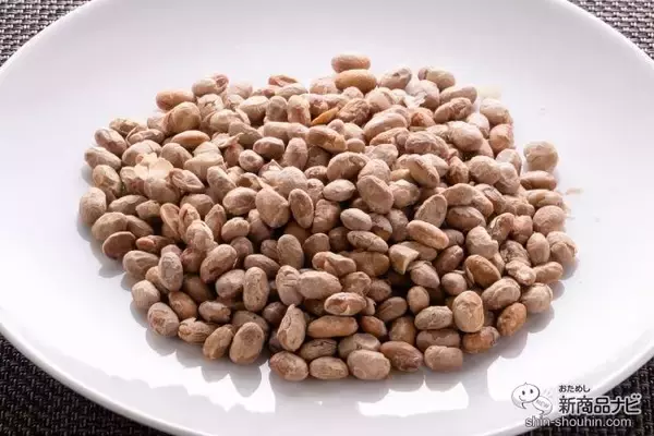 「【新感覚】ふりかけて食べる納豆!?『フリーズドライ納豆　粒タイプ』をチャーハンにかけて食べてみた！」の画像