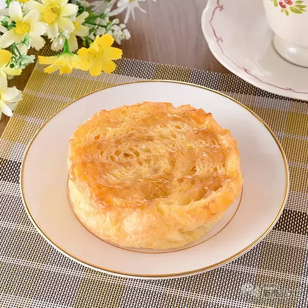 「『ファミリーマート・今週の新商品』パン生地ボリュームアップ！「FAMIMA BAKERY（ファミマベーカリー）」のコッペパンリニューアル！」の画像
