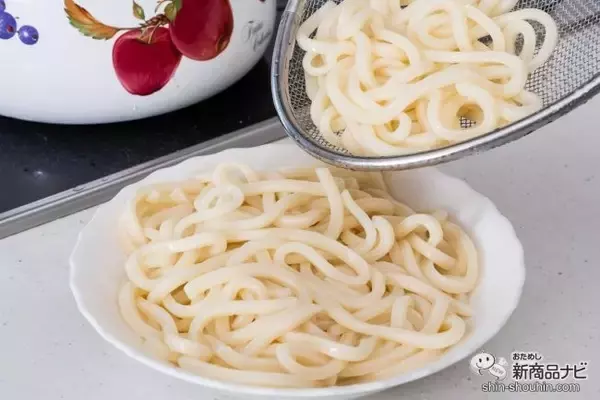 「自宅で手軽に本格うどん！これからの季節にぴったりの『＜麺でおいしい食卓＞冷汁うどんつゆ』がすりごま2倍でリニューアル」の画像