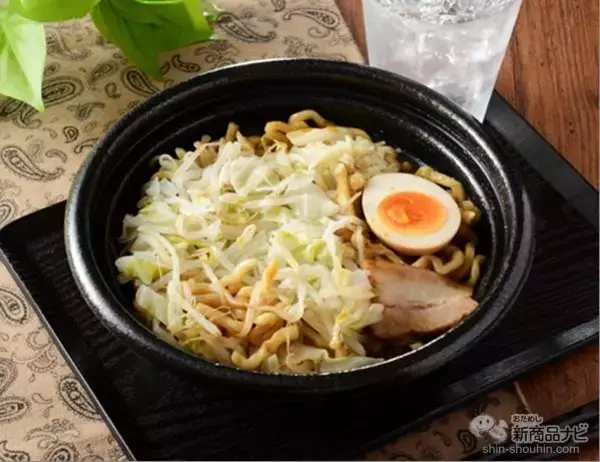 「『ローソン・今週の新商品』麺屋一燈コラボ祭り！『麺屋一燈監修 スパイシー豚カレーラーメン 』など3品や、『ウチカフェ　MOICフラワーパフェアイス』など」の画像