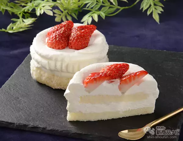 「『ローソン・今週の新商品』新スイーツ一挙発売！『Uchi Café×サダハルアオキ　シューマッチャ キャラメル』や『わらび餅ラテ 焦がしきな粉』など」の画像