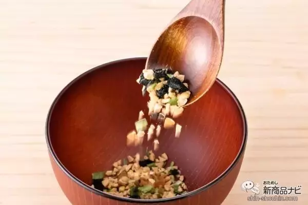 「今日のみそ汁の具はコレに決まり！ 新発売の『納豆入りみそ汁の具』は簡単便利に納豆汁が楽しめる！」の画像