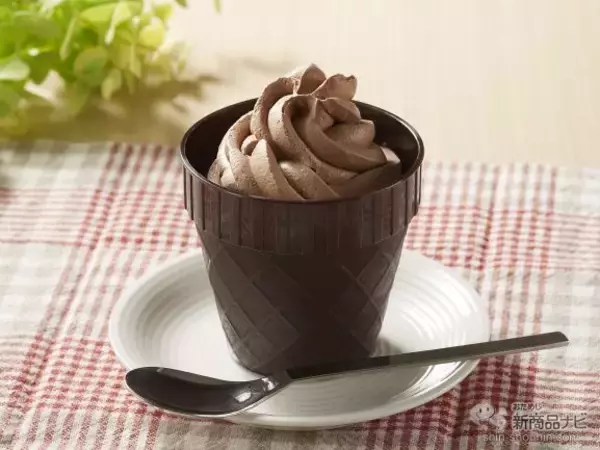 「『ミニストップ・今週の新商品』ベルギーチョコ祭り♪『チョコシュー/チョコパフェ』や、『グルクル 飲む白桃杏仁』など」の画像