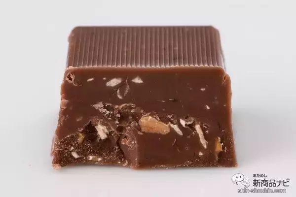 「見ても食べても幸せいっぱい！ クリスマス限定パッケージの『クリスマスファンシーチョコレート』で今年も大切な人とのひとときを」の画像
