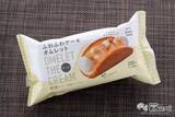 「【本日発売】新食感ファミマ新スイーツ『ふわふわケーキオムレット チーズ/チョコ』が柔らかすぎた！」の画像5