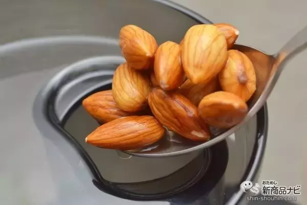 「自宅でカンタン、無添加アーモンドミルク！ 『ヒューロム スロージューサー H-AA』で美容と健康に注目のコールドプレスジュース生活を！」の画像