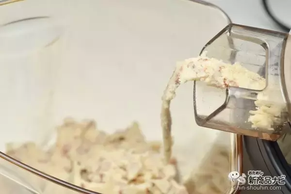 「自宅でカンタン、無添加アーモンドミルク！ 『ヒューロム スロージューサー H-AA』で美容と健康に注目のコールドプレスジュース生活を！」の画像