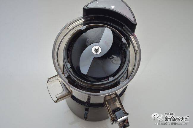 自宅でカンタン、無添加アーモンドミルク！ 『ヒューロム スロージューサー H-AA』で美容と健康に注目のコールドプレスジュース生活を！