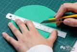 「細口ノズルで貼り付け上手！ 親子で楽しむクリスマスカード作りには『ボンド ペーパーキレイ』を使おう！」の画像5