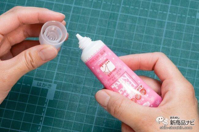 細口ノズルで貼り付け上手！ 親子で楽しむクリスマスカード作りには『ボンド ペーパーキレイ』を使おう！