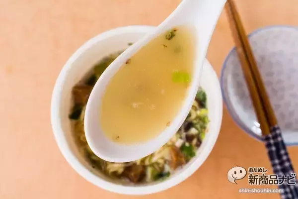 「『カップヌードル とんこつ ビッグ』ケモノ臭を極限まで排したどこでも気軽に味わえるライトな豚骨麺が誕生！」の画像