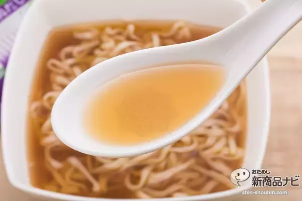 「『サッポロ一番 グリーンプレミアム 0（ゼロ） 醤油ラーメン/海鮮ラーメン/鴨だしうどん』で中高年も健康的に麺！」の画像