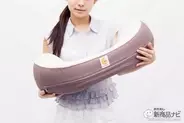 赤ちゃんと検証! エルゴベビーの授乳クッション『ナチュラルカーブ・ナーシングピロー』は想像以上に快適