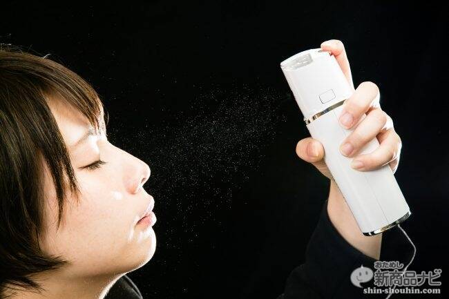 『nanoMix H』とろみがあってもOK！ 手持ちの美容液が使えるハンディミストで手軽にしっとり潤い肌