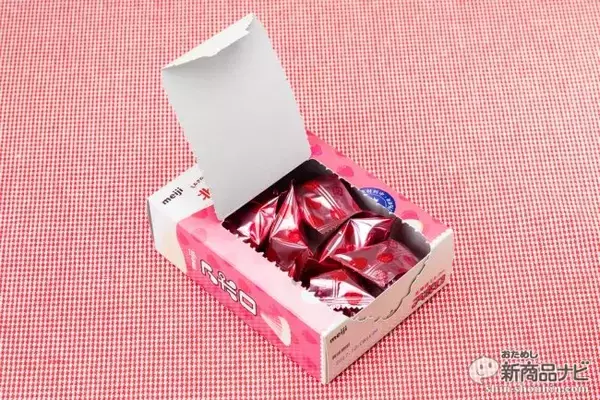 「『北海道ミルクの大粒アポロ』想像以上にすっぱいぞ！いちご×練乳を本格的に再現した巨大すぎるアポロ」の画像