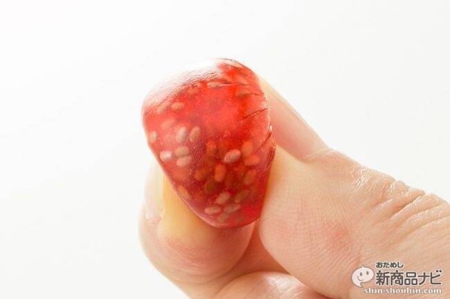 チアシード入り！『潤ぷちコロロ ピンクグレープフルーツ』はグミなのにプチプチ食感が斬新！