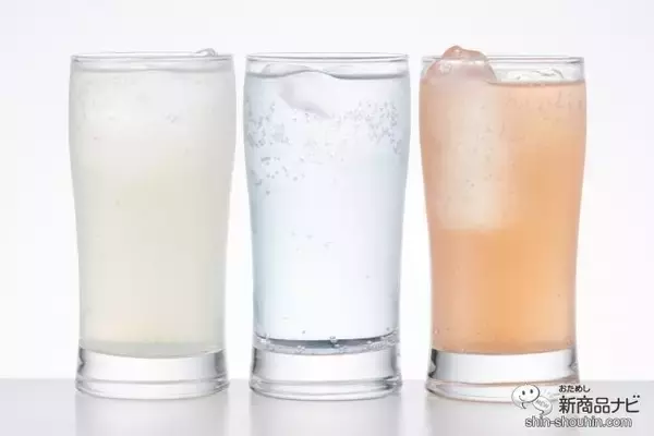 「【チル系ドリンク】好評につき全国発売！ 微炭酸飲料『Chilling-チリン- ピーチ＆ベリー/白ぶどう＆ライチ/レモン＆グレフル』でふニャ〜とリラックスしてみた」の画像