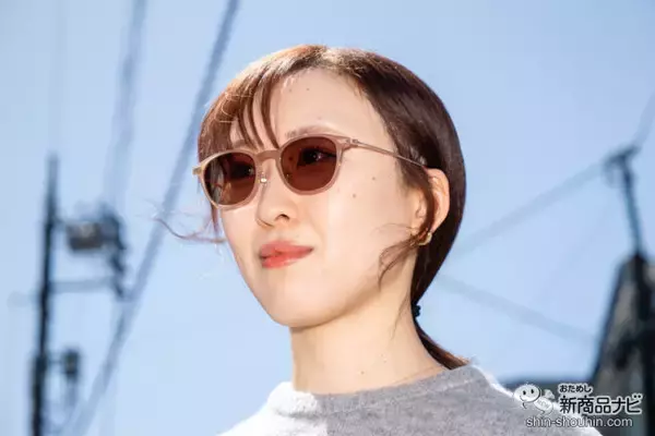 「紫外線の量で色の濃さが変わる！通常のメガネとサングラスを1つにできる『調光レンズ』とは!?」の画像