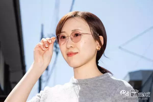 「紫外線の量で色の濃さが変わる！通常のメガネとサングラスを1つにできる『調光レンズ』とは!?」の画像