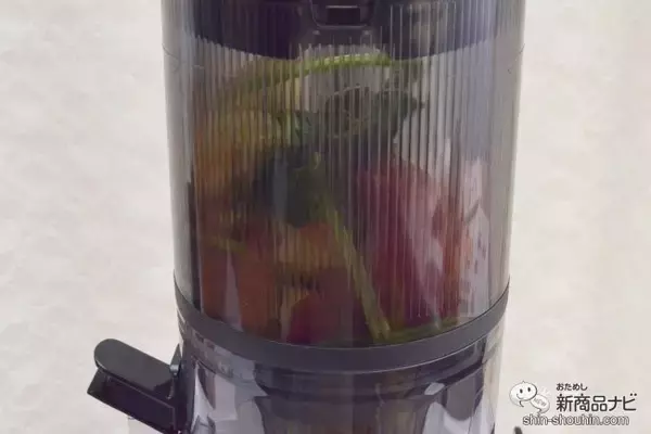「野菜や果物などの栄養素を自動でまるごとギュッ！ 『ヒューロムスロージューサー H-300E』で、美しい髪を目指したい！」の画像