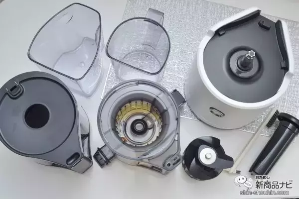 「野菜や果物などの栄養素を自動でまるごとギュッ！ 『ヒューロムスロージューサー H-300E』で、美しい髪を目指したい！」の画像