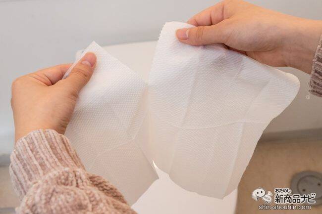 破れにくいという噂は本当だった…！ 『HouseLab 流せるトイレクリーナー レモンミントの香り』は、1枚でトイレを思う存分拭けるタフがさがいい