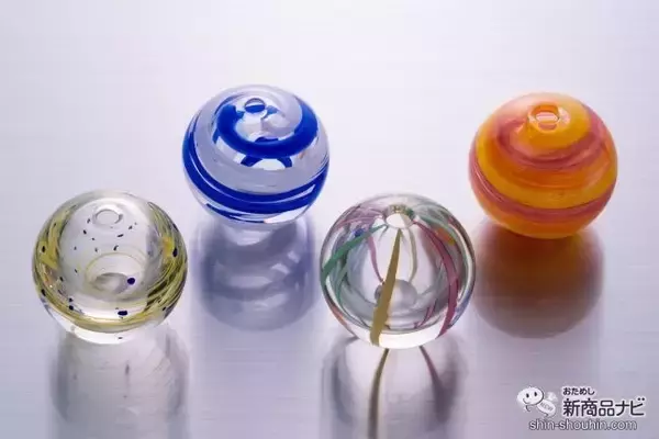 季節を感じるガラスの鮮やかさに注目！ 職人が手作りする『津軽びいどろ 一輪挿し「彩手鞠」』で季節の花と香りを楽しもう