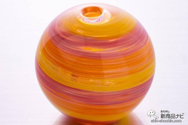 季節を感じるガラスの鮮やかさに注目！ 職人が手作りする『津軽びいどろ 一輪挿し「彩手鞠」』で季節の花と香りを楽しもう