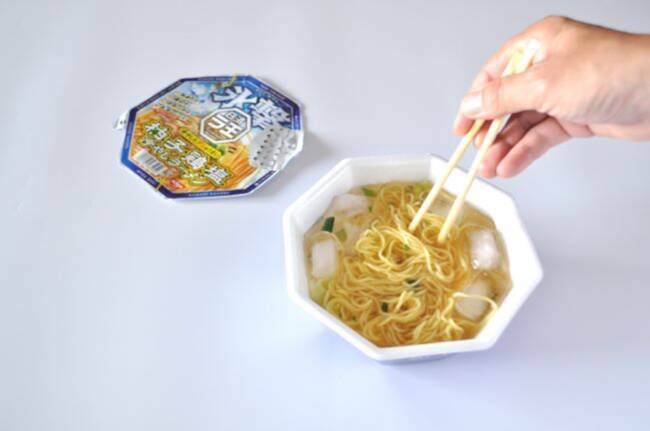 【新発売】氷でキリッと冷やす新しい食べ方！ 『日清氷撃ラ王 柚子鶏塩』で夏の暑さを吹き飛ばそう