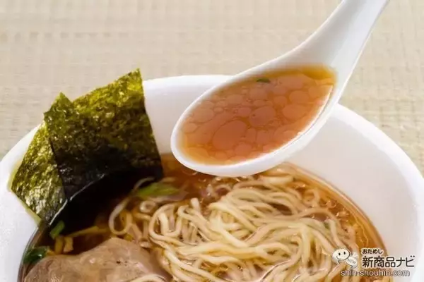 「7プレミアムゴールドについに参戦！ 『飯田商店 しょうゆらぁ麺』が王道にふさわしいうまさだった【セブン限定】」の画像