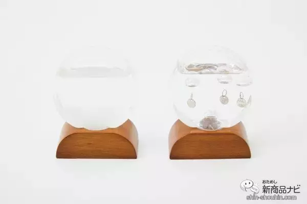 「天気や気温によって異なる表情を楽しめる！ 『ストームグラス ラウンド』『ガラスフロート温度計 ラウンド』が手ごろなサイズ感で登場！」の画像