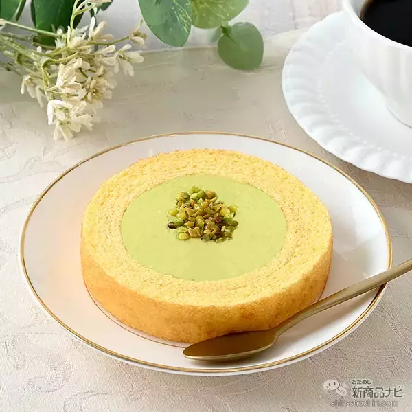 「『ファミリーマート・今週の新商品情報』非日常の贅沢を！『ウェスティンホテル東京監修 魅惑のピーチフラッペ』や『クリスピーチキン（亀田のカレーせん味）』ほか」の画像