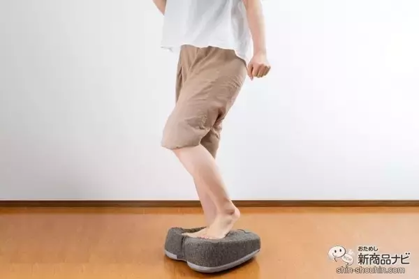 クッションを「ふみふみ」しながらのバランス運動効果！ 軽くてかわいい『オアシス ふみトレステッパー』で足腰を鍛えよう