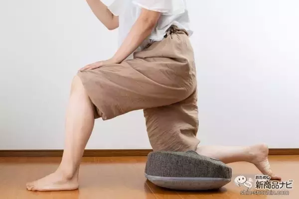 「クッションを「ふみふみ」しながらのバランス運動効果！ 軽くてかわいい『オアシス ふみトレステッパー』で足腰を鍛えよう」の画像