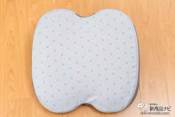 「クッションを「ふみふみ」しながらのバランス運動効果！ 軽くてかわいい『オアシス ふみトレステッパー』で足腰を鍛えよう」の画像