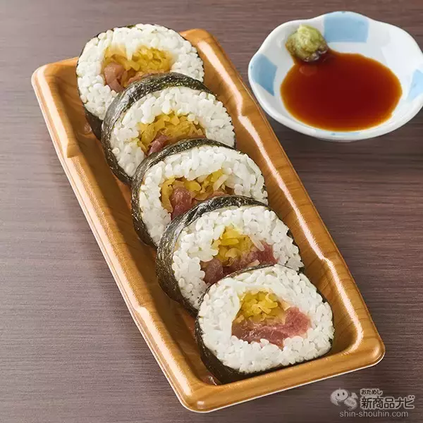 「『ファミリーマート・今週の新商品情報』少人数もOK！クリスマスに買いたいチキン＆ケーキ！『ファミマプレミアムチキン（骨付き）』や『2種栗のモンブラン』ほか」の画像