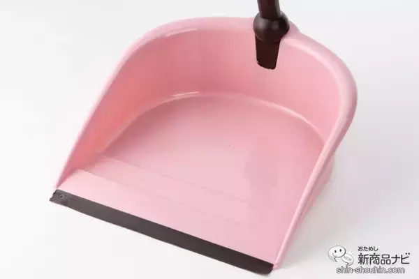 「玄関にあえて出しっぱなしにしたい美しさ！ 『Becco ほうき ちりとりセット』は、頑張らなくてもキレイが続く掃除の名パートナー」の画像