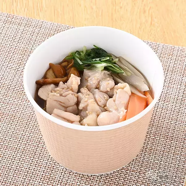 「『ファミリーマート・今週の新商品情報』刺激を楽しむチキン『ファミチキ（トリプルペッパー）』やスイーツサンド『いちごと小倉あんのサンド』ほか」の画像